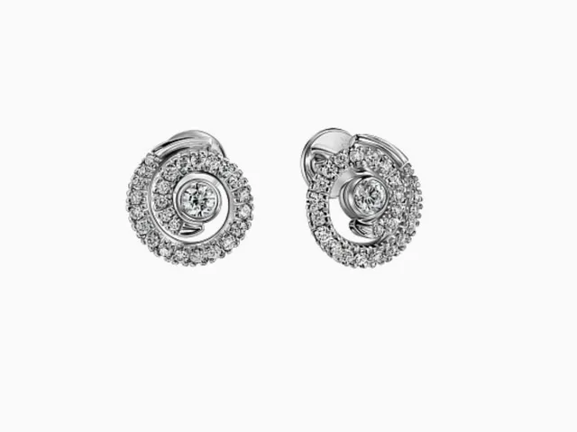 Серьги из золота 750 с бриллиантом
