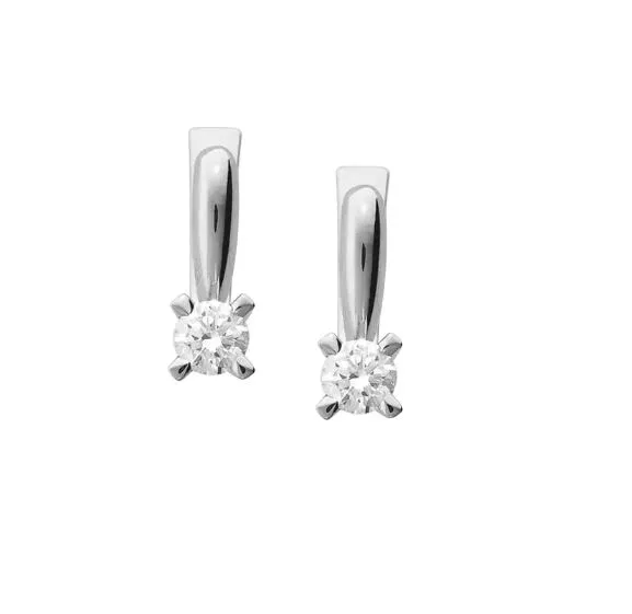 Серьги из золота 750 с бриллиантом