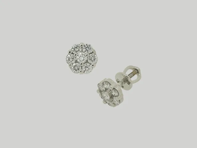 Серьги из золота 750 с бриллиантом