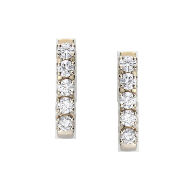 Серьги из золота 750 с бриллиантом