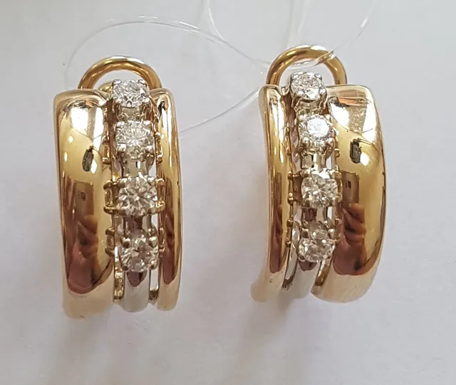 Серьги из золота 585 с бриллиантом