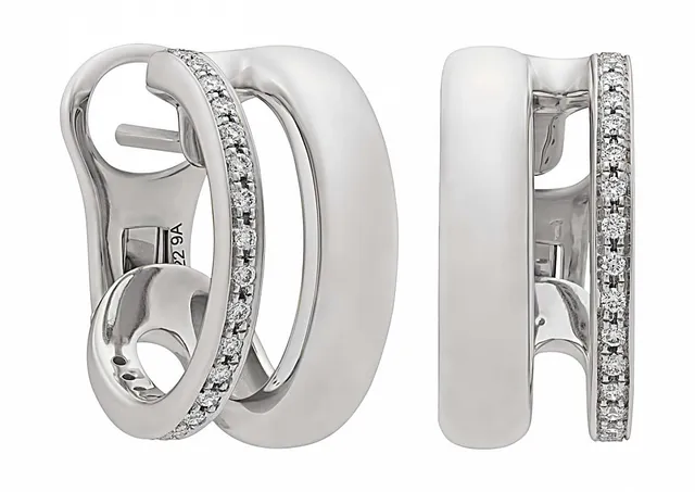 Серьги из золота 750 с бриллиантом