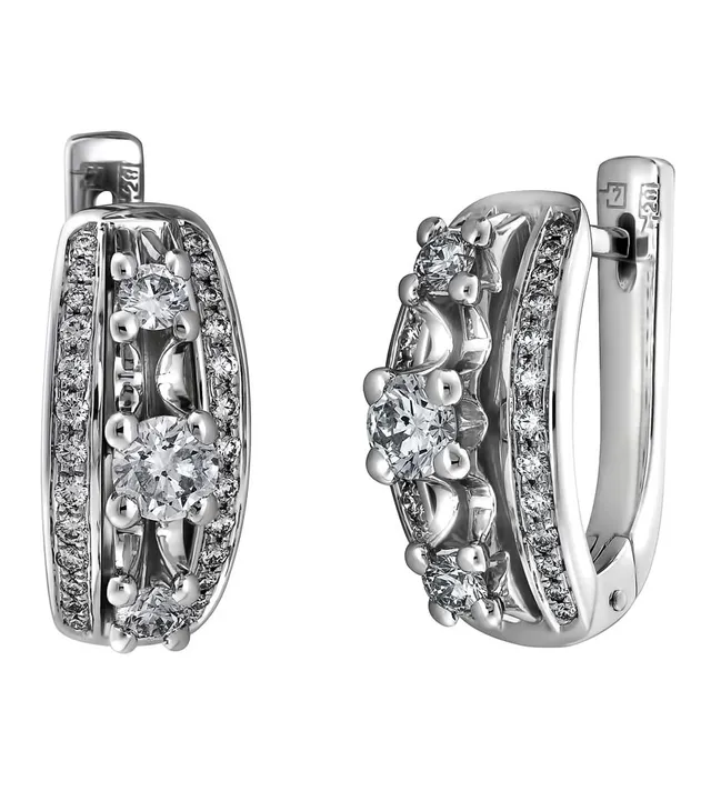Серьги из золота 750 с бриллиантом