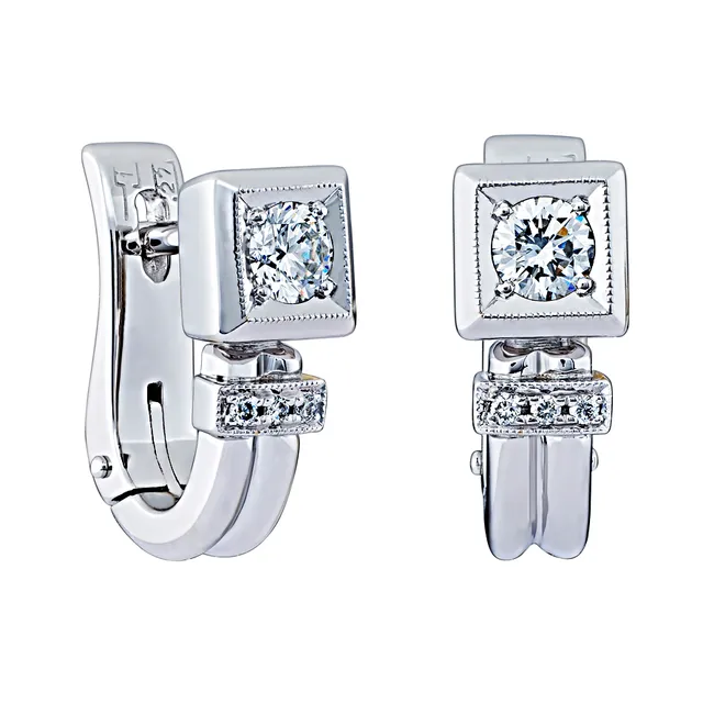 Серьги из золота 750 с бриллиантом