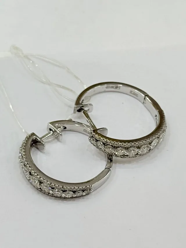 Серьги из золота 585 с бриллиантом