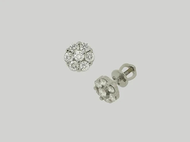 Серьги из золота 750 с бриллиантом